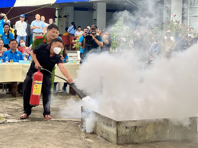 Tiềm ẩn nguy cơ cháy nổ ở các khu trọ công nhân- Ảnh 6.