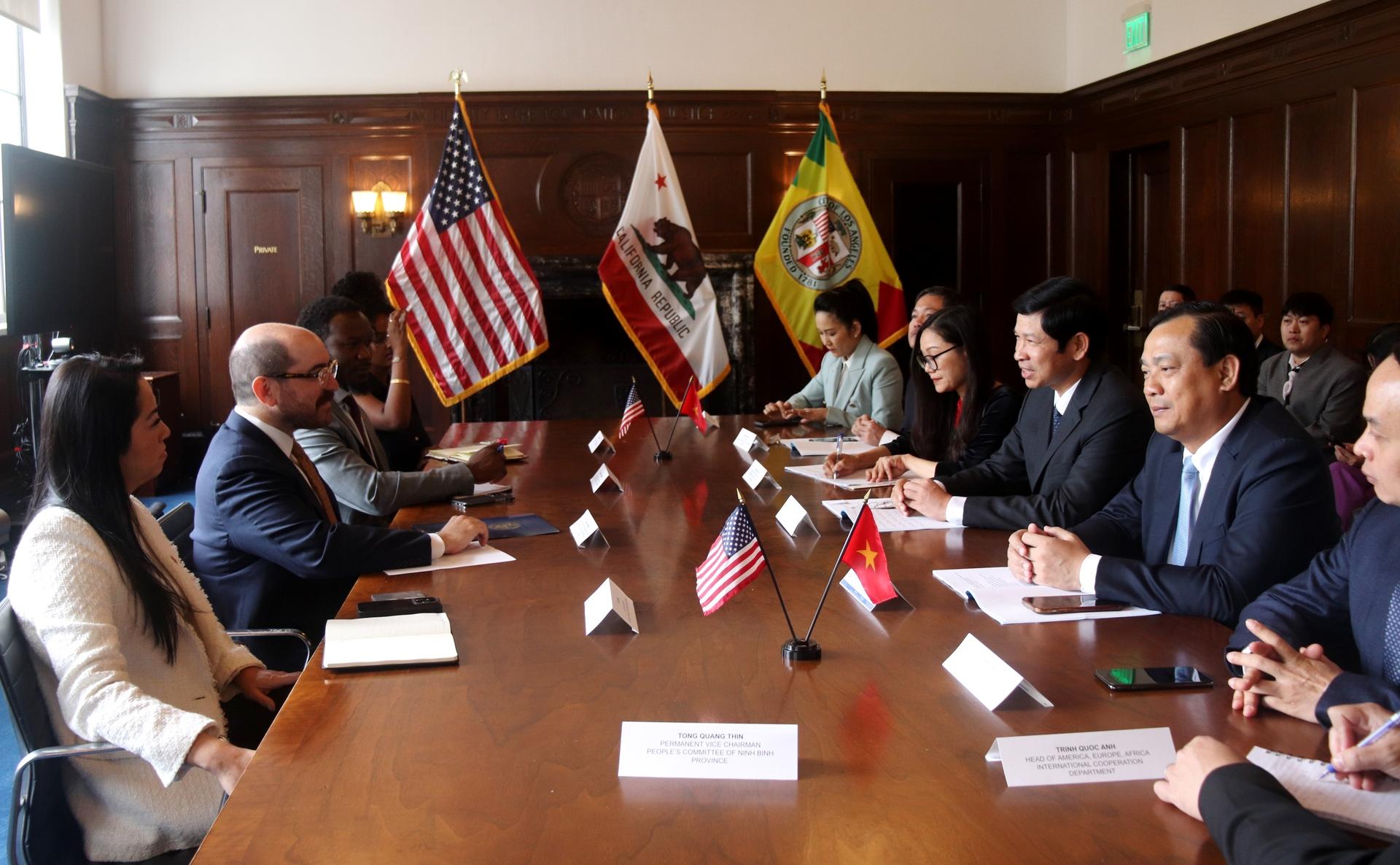 thuc day hop tac du lich va dien anh viet my co hoi moi tu los angeles hinh 1