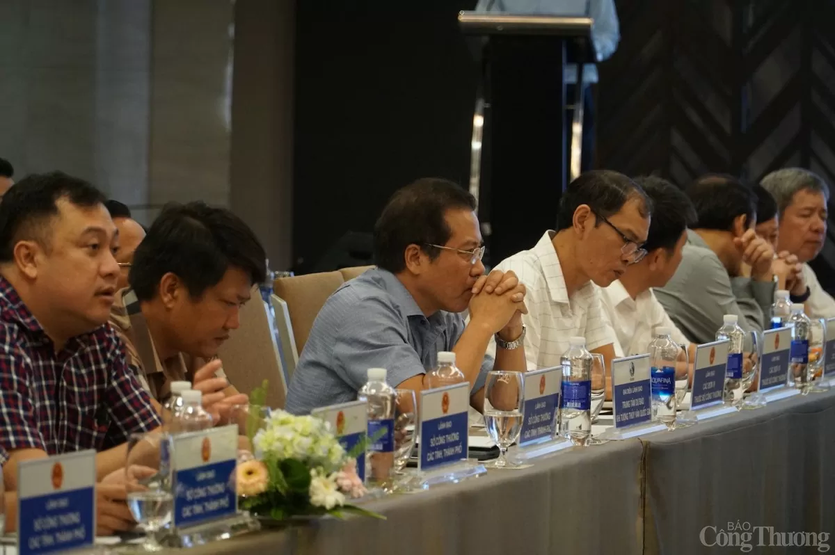 Các đại biểu tham dự Hội nghị Các đại biểu tham dự Hội nghị