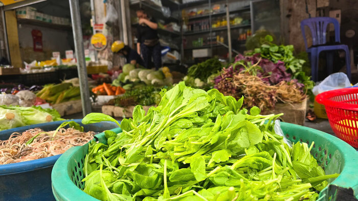 Rau xanh tăng giá mạnh. Ảnh: Anh Tuấn
