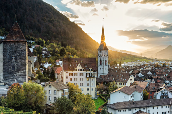Chuyến tàu chậm nhất thế giới có gì: Là “cánh cửa dẫn tới dãy Alps”, đi 290km mất tới 8 giờ, giá vé 13 triệu đồng nhưng không đặt nhanh thì hết chỗ- Ảnh 8. Chuyến tàu chậm nhất thế giới có gì: Là “cánh cửa dẫn tới dãy Alps”, đi 290km mất tới 8 giờ, giá vé 13 triệu đồng nhưng không đặt nhanh thì hết chỗ- Ảnh 8.
