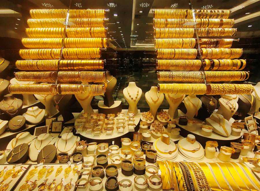 Giá vàng tăng 1% sau thông tin Iran bắn một loạt tên lửa đạn đạo vào Israel ngày 1.10.2024. Ảnh: Xinhua
