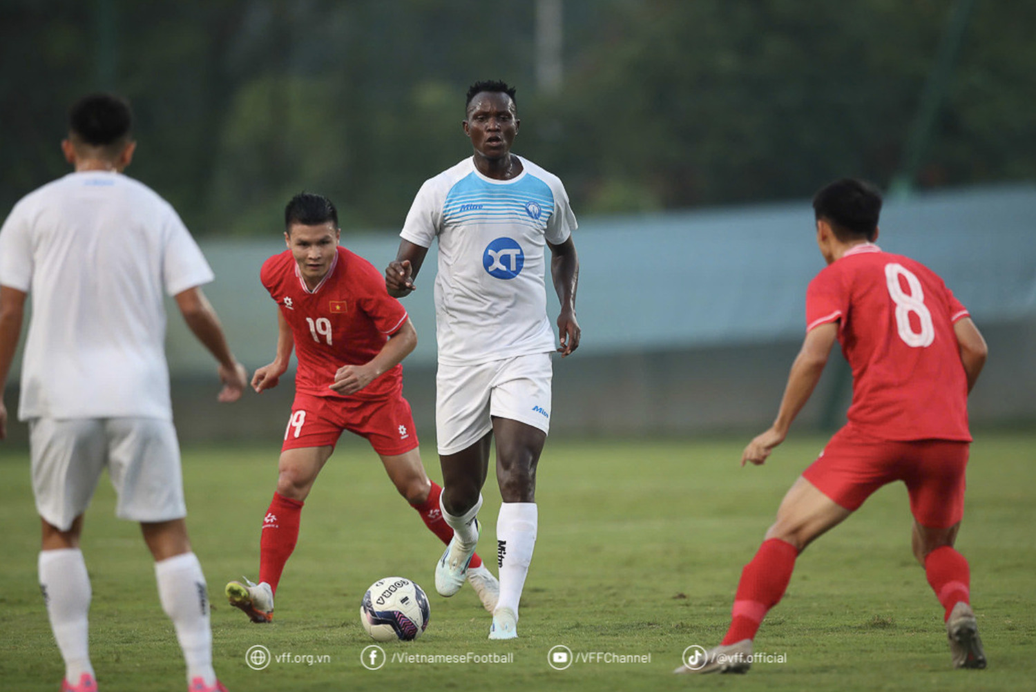vi hao ruc sang doi tuyen viet nam thang kich tinh fc nam dinh hinh 1