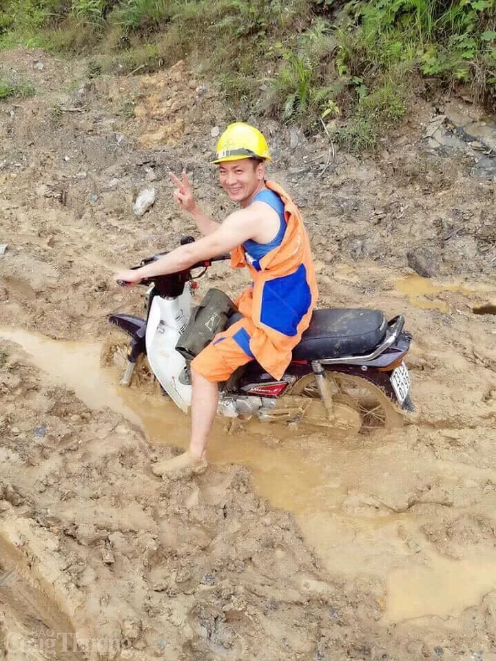 Công ty Điện lực Hà Giang: Nhọc nhằn cấp điện mùa mưa bão 2024 Công ty Điện lực Hà Giang: Nhọc nhằn cấp điện mùa mưa bão 2024