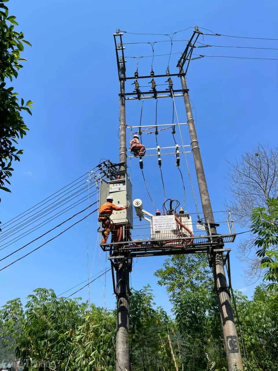 Công ty Điện lực Hà Giang: Nhọc nhằn cấp điện mùa mưa bão 2024 Công ty Điện lực Hà Giang: Nhọc nhằn cấp điện mùa mưa bão 2024