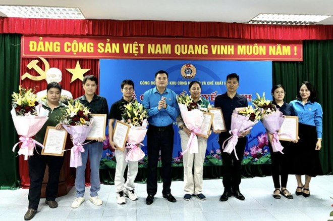Việc làm, thu nhập ổn định, người lao động sẽ ít dịch chuyển