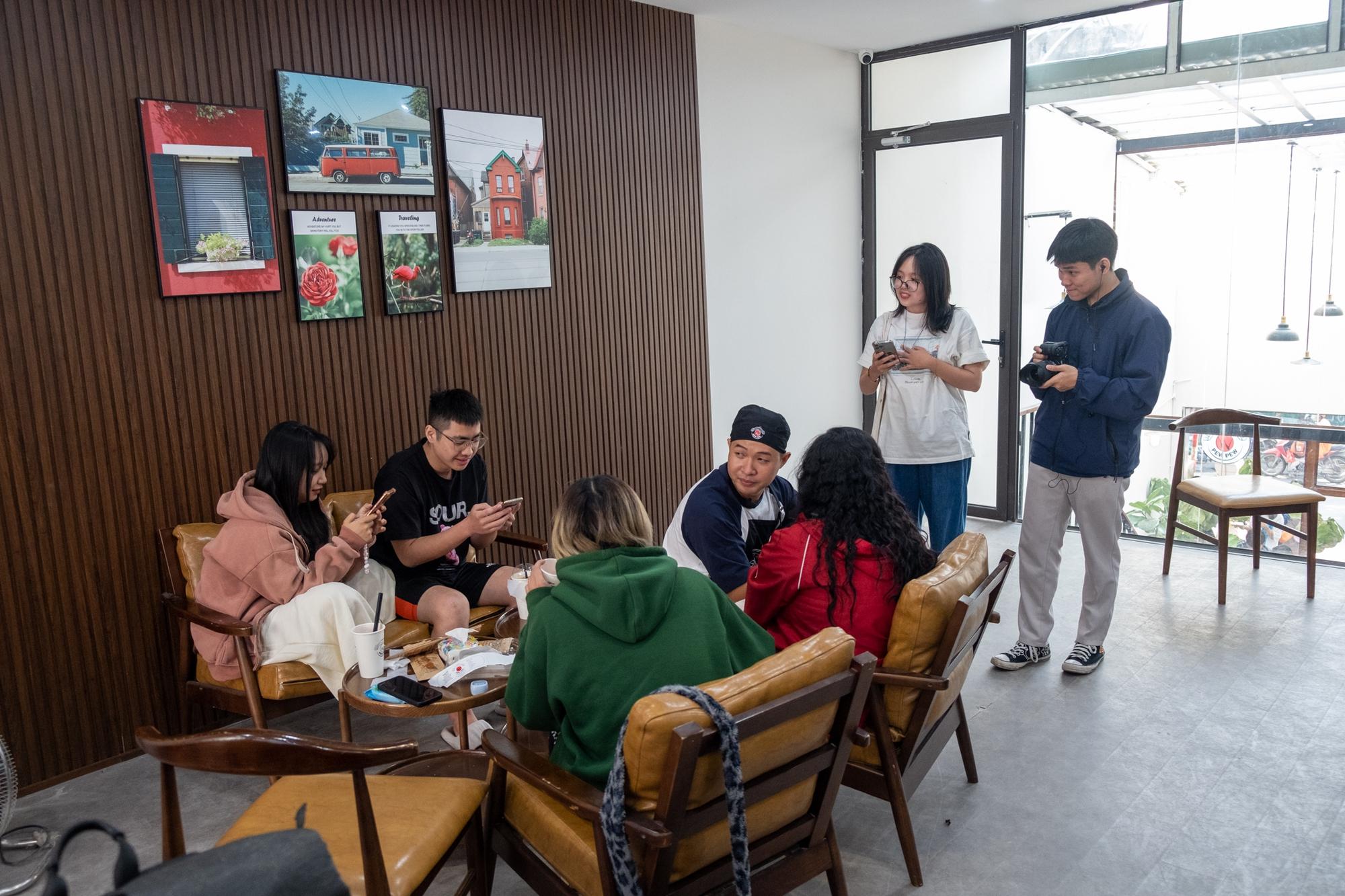 PewPew lần đầu nói về lý do mở tiệm bánh mì,
