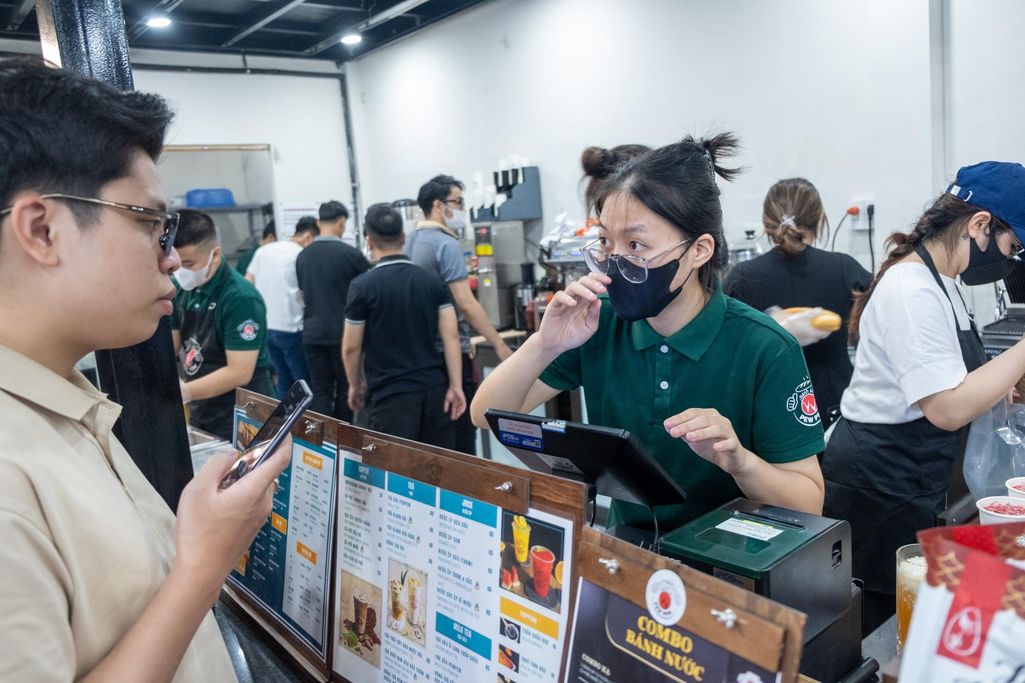 PewPew lần đầu nói về lý do mở tiệm bánh mì,