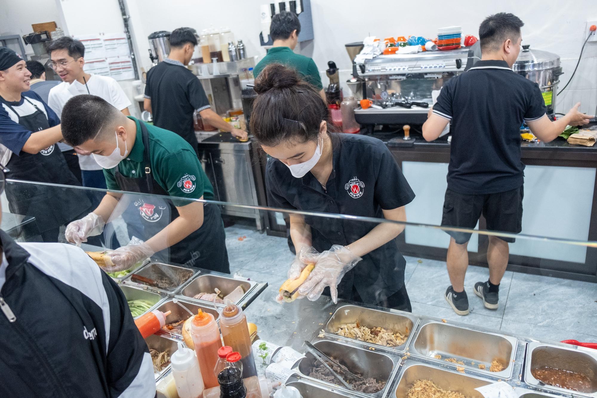 PewPew lần đầu nói về lý do mở tiệm bánh mì,