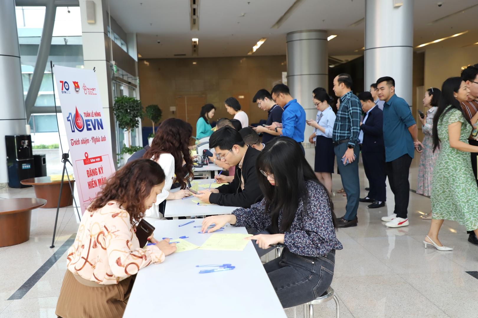 evn to chuc chuong trinh hien mau tinh nguyen tuan le hong evn lan thu x hinh 3