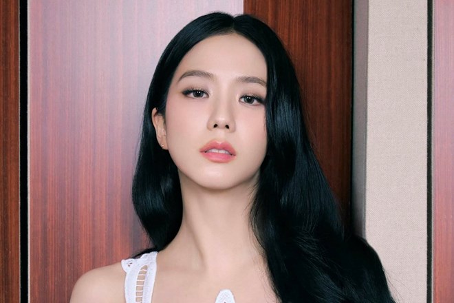 Jisoo xác nhận album mới sẽ phát hành sớm hơn dự kiến