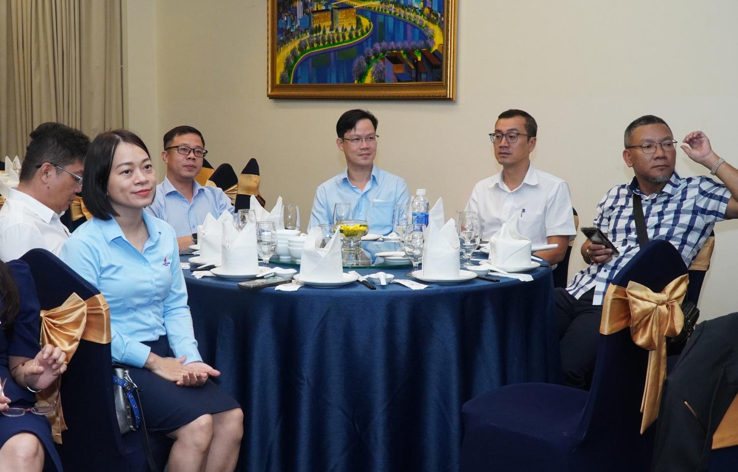 Kỷ niệm 33 năm Ngày thành lập CĐ DKVN: Cuộc gặp mặt xúc động và ý nghĩa của các thế hệ cán bộ công đoàn