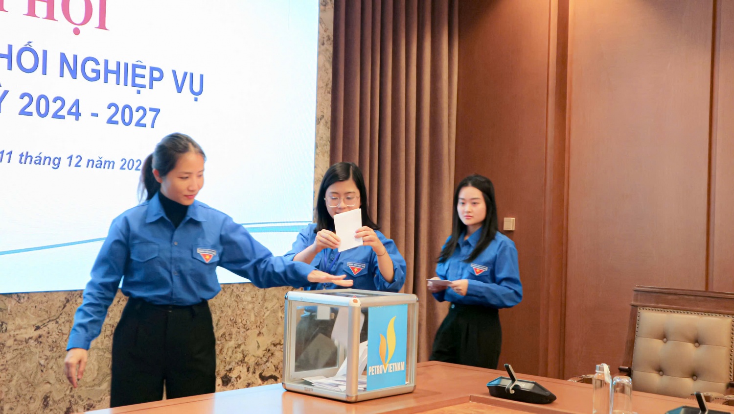 Đoàn Thanh niên Chi đoàn Khối Nghiệp vụ Petrovietnam tổ chức thành công Đại hội Chi đoàn nhiệm kỳ 2024-2027 Đoàn Thanh niên Chi đoàn Khối Nghiệp vụ Petrovietnam tổ chức thành công Đại hội Chi đoàn nhiệm kỳ 2024-2027