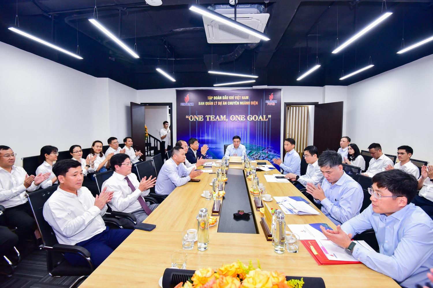 Petrovietnam ra mắt Ban QLDA Chuyên ngành Điện: Bước đi chiến lược, sứ mệnh tiên phong trong công nghiệp năng lượng Petrovietnam ra mắt Ban QLDA Chuyên ngành Điện: Bước đi chiến lược, sứ mệnh tiên phong trong công nghiệp năng lượng