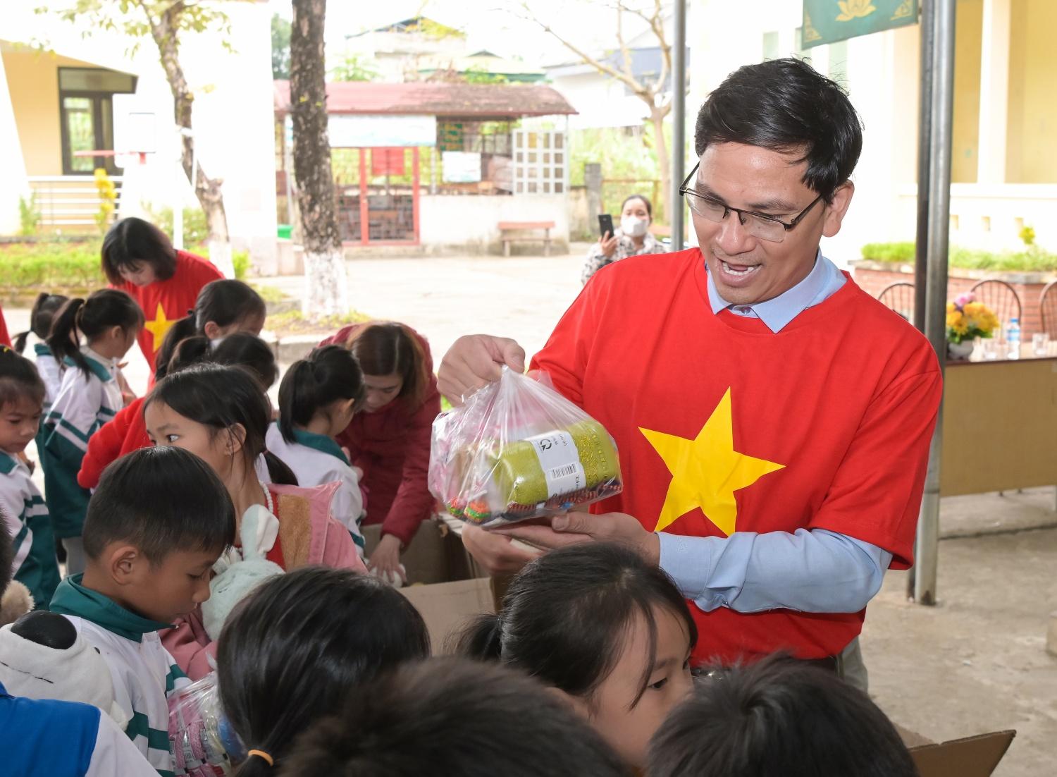 Ấm tình thiện nguyện nơi vùng cao biên giới Vị Xuyên, Hà Giang