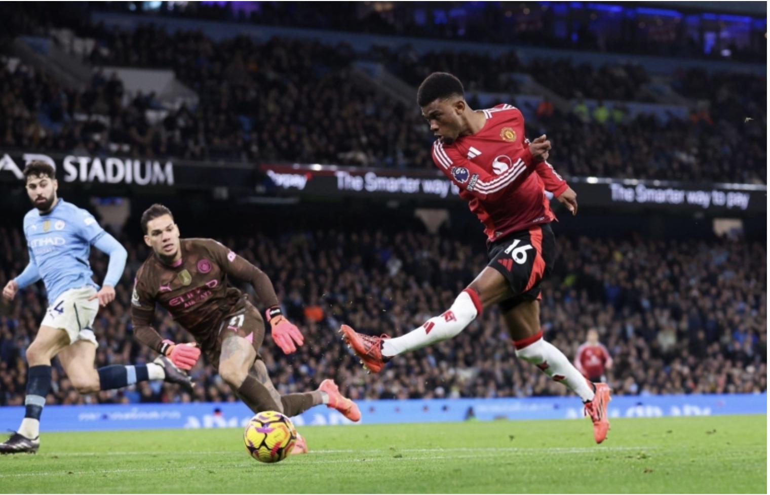 man utd nguoc dong kich tinh danh bai man city tai ngoai hang anh hinh 1