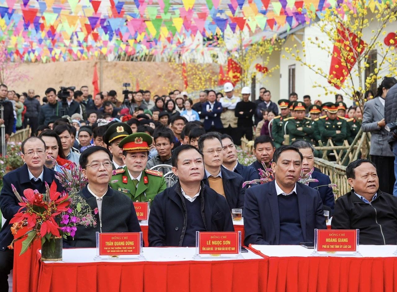 Ngày hội của nhân dân thôn Kho Vàng Ngày hội của nhân dân thôn Kho Vàng
