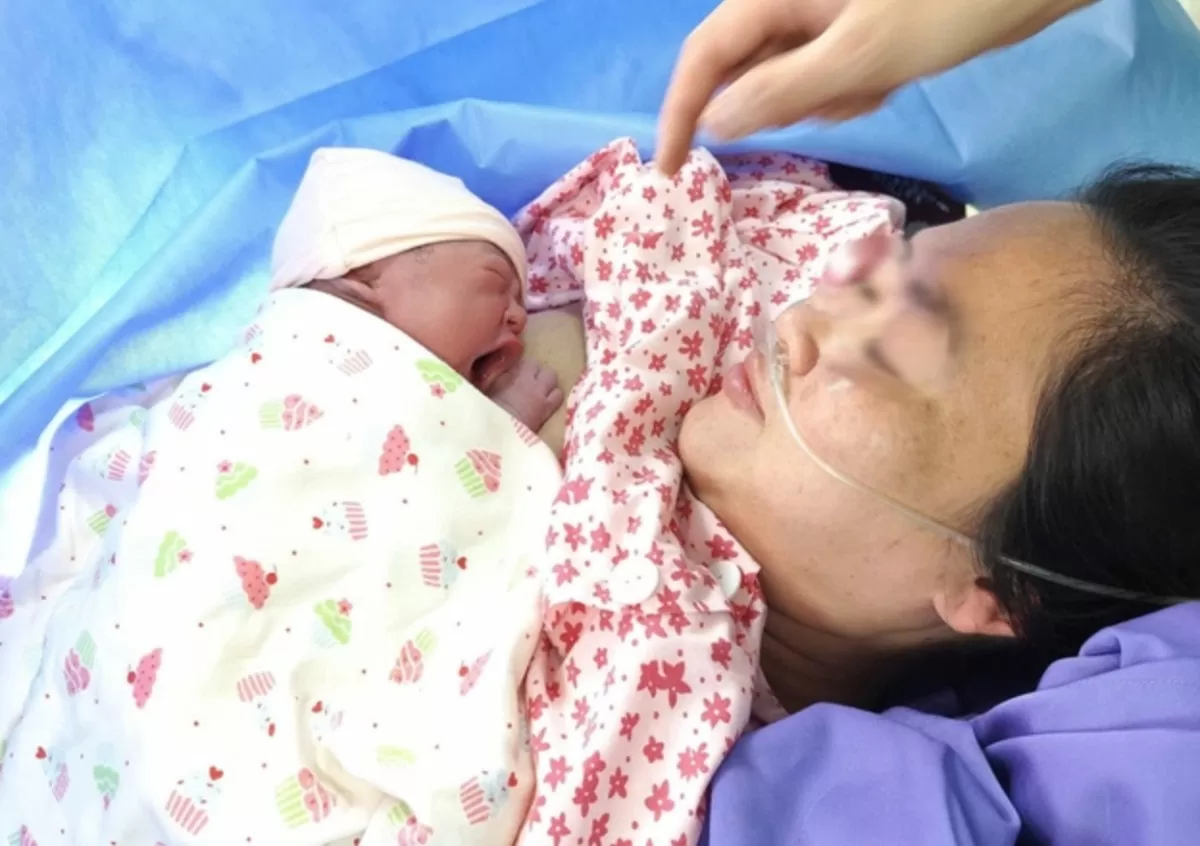 Em bé được ghép