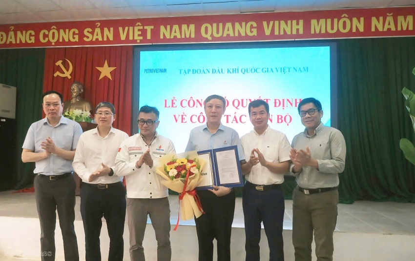 Trao quyết định bổ nhiệm Phó trưởng Ban QLDA Long Phú 1