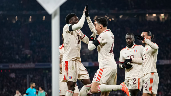 bayern thoat hiem phut chot milan va atalanta guc nga o champions league hinh 1