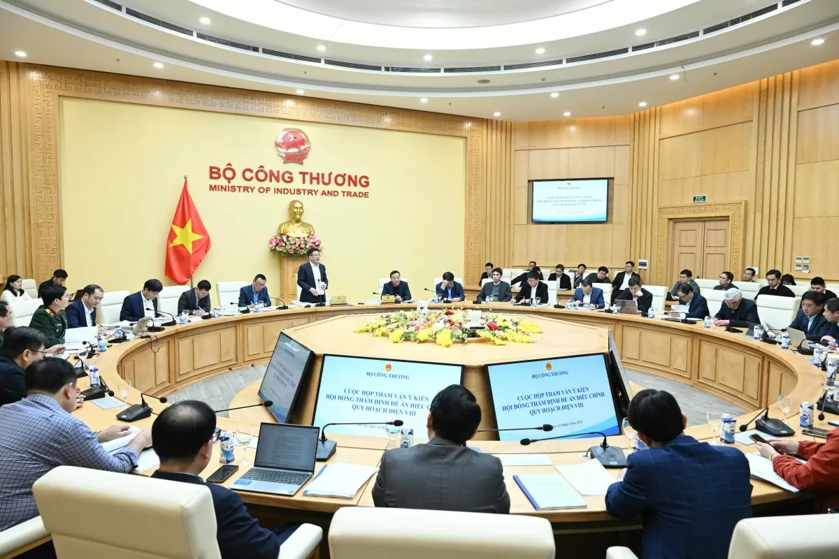 Bộ trưởng Bộ Công Thương Nguyễn Hồng Diên chủ trì cuộc họp tham vấn ý kiến Hội đồng thẩm định đề án Điều chỉnh Quy hoạch điện VIII.