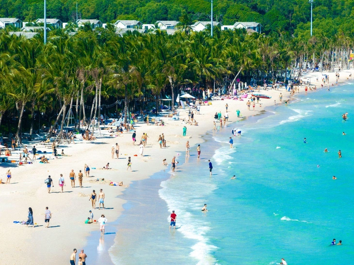 du lich bien hut khach dip nghi le gio to hung vuong hinh 1