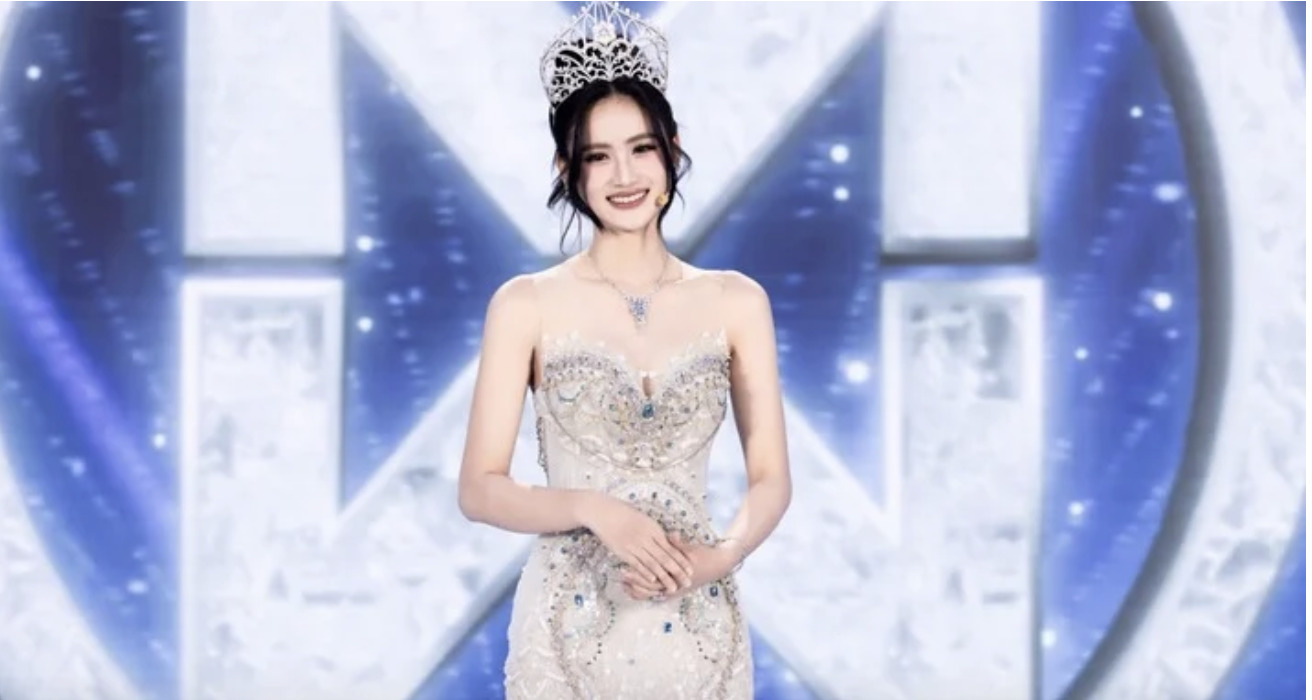 hoa hau y nhi tam dung du hoc de tap trung chinh phuc miss world hinh 1