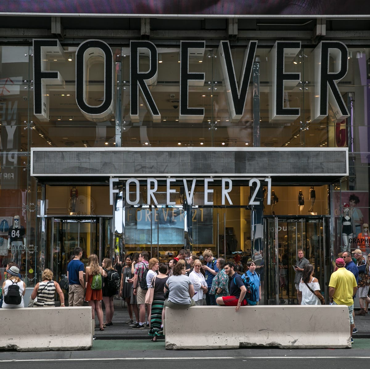 Forever 21 ngã quỵ lần 2: Shein và Temu 'đâm' tan tành đế chế thời trang!- Ảnh 1.
