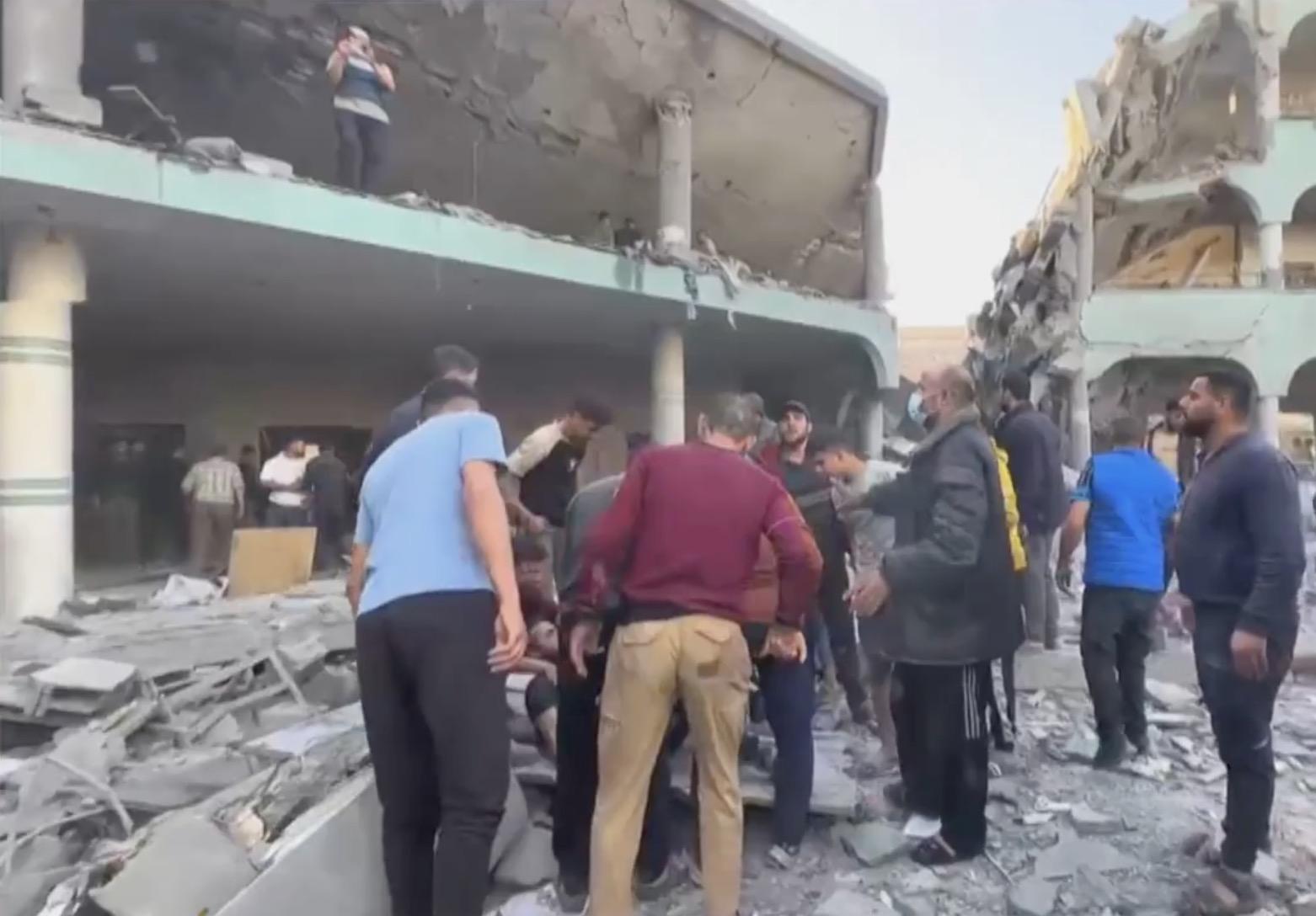 israel tan cong vao cac truong hoc o gaza khien 33 nguoi thiet mang hinh 1