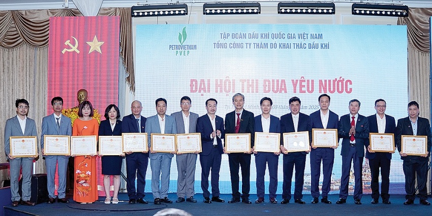 Trịnh Xuân Hảo: Người cán bộ hồng và chuyên của giàn Đại Hùng