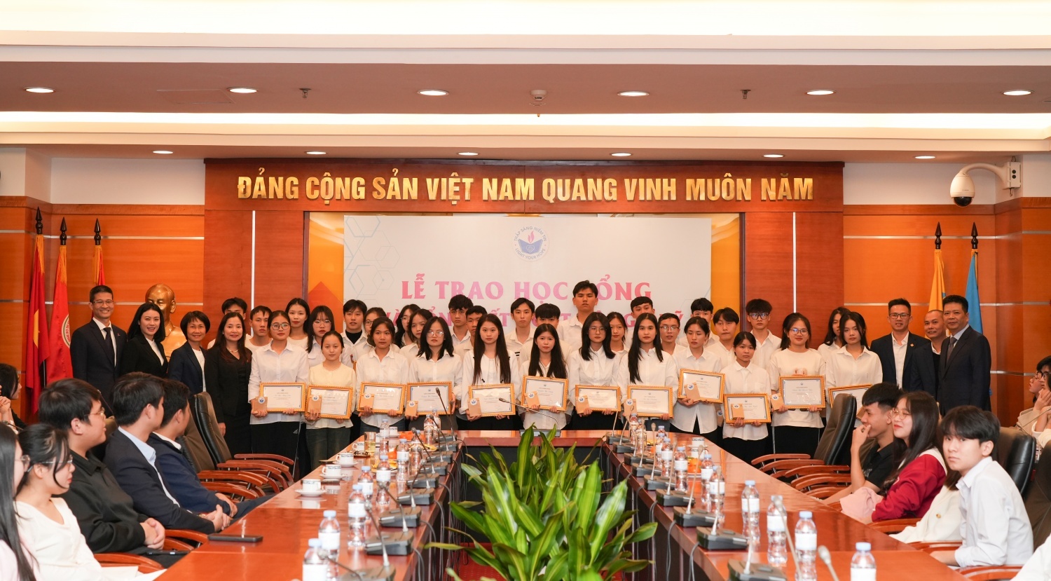 Xét cấp học bổng