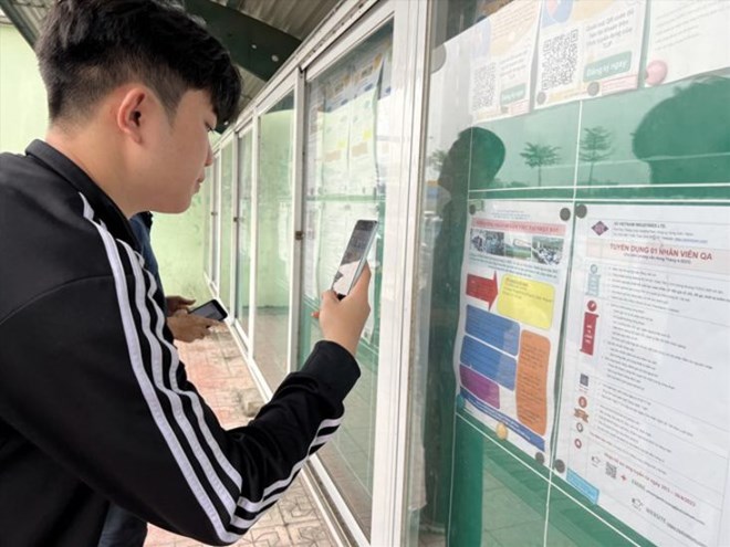 Công nhân khó tìm việc dù doanh nghiệp tuyển dụng mạnh