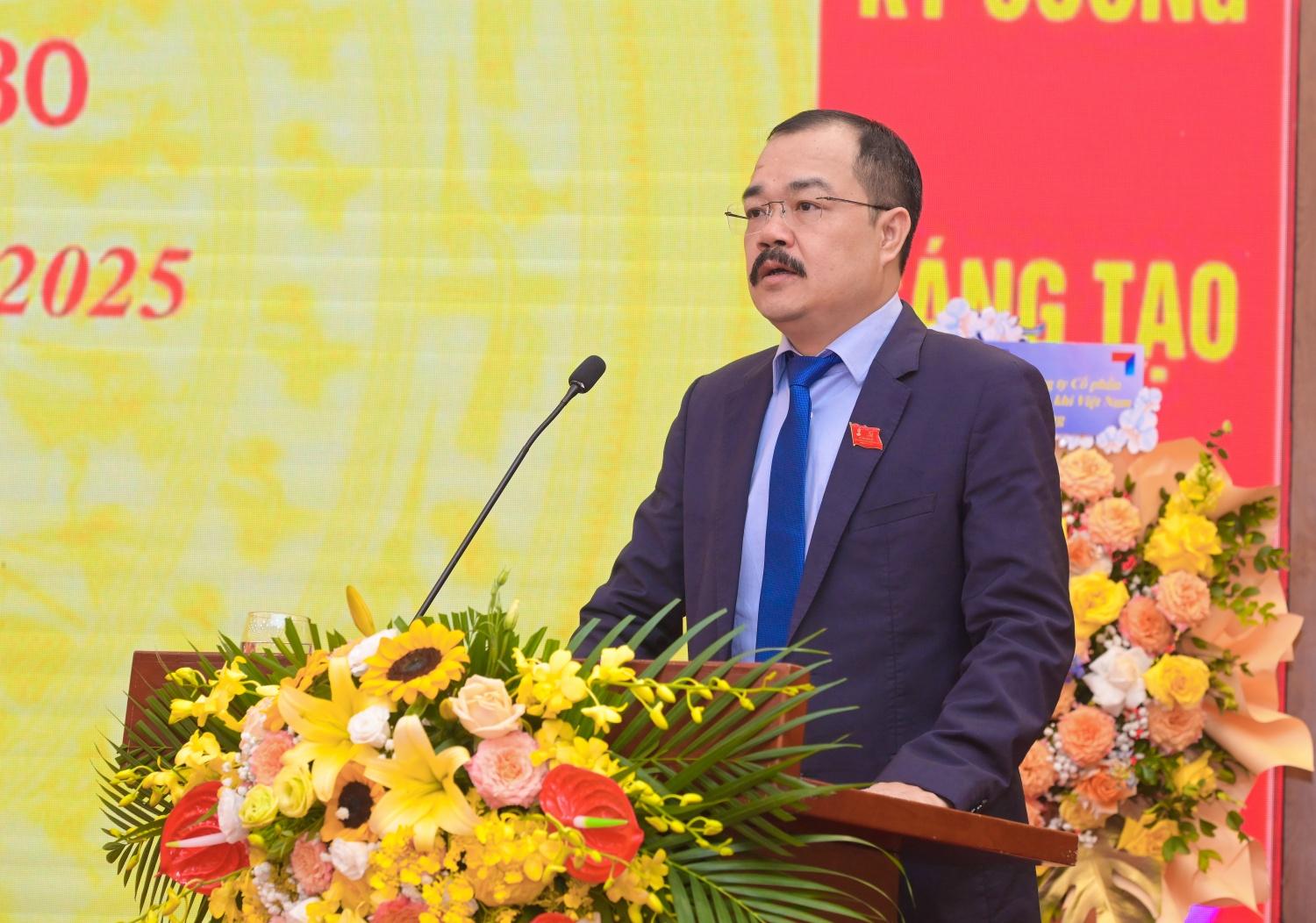 Đồng chí Trần Ngọc Chương – Phó Bí thư Thường trực Đảng ủy, Thành viên HĐQT PTSC phát biểu chỉ đạo tại Đại hội