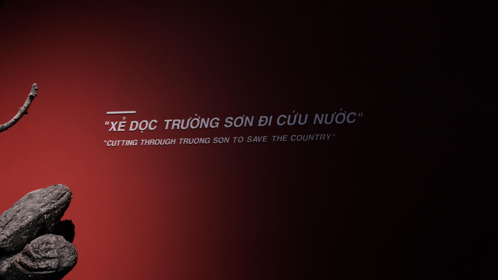 Bảo tàng Lịch sử Quân sự Việt Nam thu phí 40.000 đồng/người, khách vẫn đến đông nghịt trước thềm 30.4- Ảnh 36. Bảo tàng Lịch sử Quân sự Việt Nam thu phí 40.000 đồng/người, khách vẫn đến đông nghịt trước thềm 30.4- Ảnh 36.