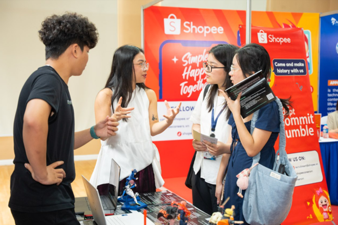 VinUni Career Day2025 thu hút sự tham gia của hơn 50 doanh nghiệp lớn trong và ngoài nước VinUni Career Day2025 thu hút sự tham gia của hơn 50 doanh nghiệp lớn trong và ngoài nước
