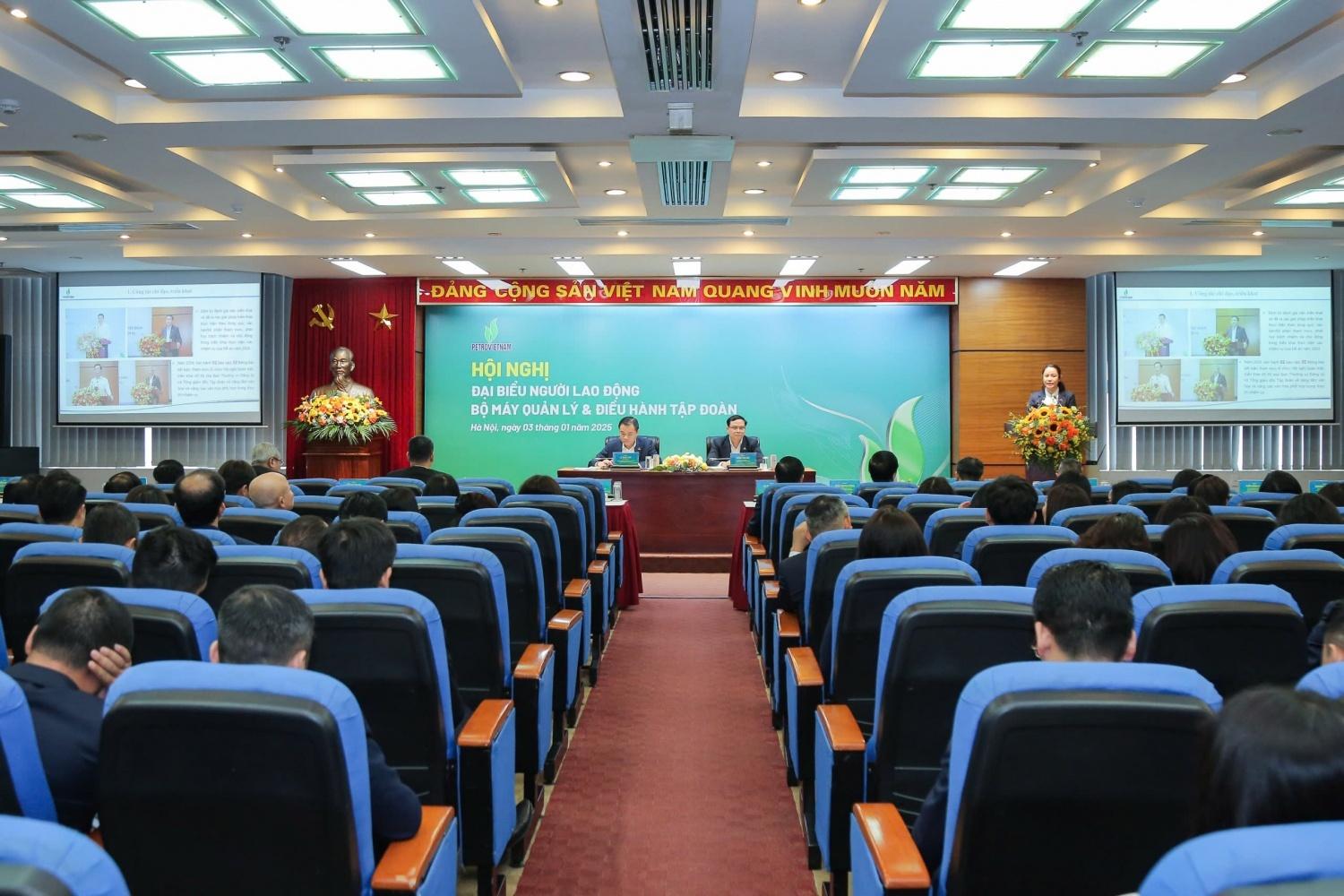 Đảng bộ Bộ máy QL&ĐH phát huy vai trò hạt nhân chính trị, đưa Petrovietnam vượt thách thức, về đích đầy kỳ vọng Đảng bộ Bộ máy QL&ĐH phát huy vai trò hạt nhân chính trị, đưa Petrovietnam vượt thách thức, về đích đầy kỳ vọng