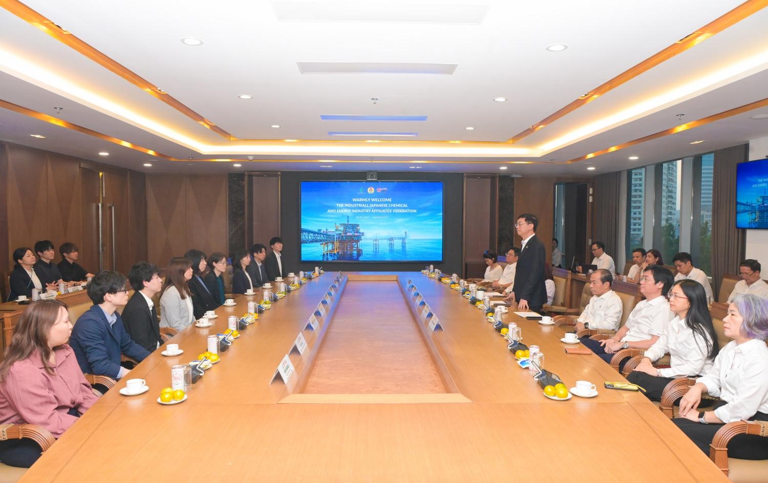 Petrovietnam tiếp đón đoàn đại biểu Liên đoàn JAF đến thăm và làm việc Petrovietnam tiếp đón đoàn đại biểu Liên đoàn JAF đến thăm và làm việc