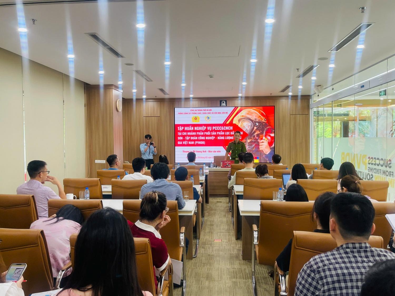 PVNDB tổ chức tập huấn phòng cháy chữa cháy, xây dựng môi trường làm việc an toàn PVNDB tổ chức tập huấn phòng cháy chữa cháy, xây dựng môi trường làm việc an toàn