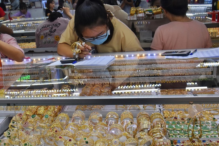 Giá vàng hôm nay, 4-6: Lao dốc khi chứng khoán Mỹ tăng điểm- Ảnh 1.