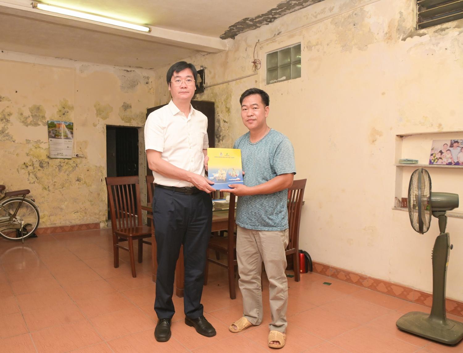 Công đoàn Dầu khí Việt Nam : Điểm tựa tinh thần vững chắc, cùng người lao động vượt khó Công đoàn Dầu khí Việt Nam : Điểm tựa tinh thần vững chắc, cùng người lao động vượt khó