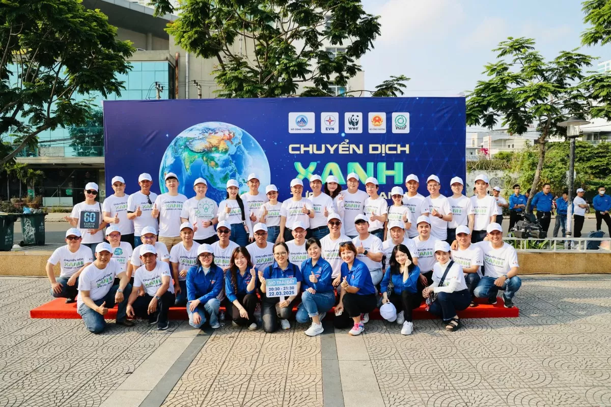 Lãnh đạo EVNCPC và CBCNV tham gia hưởng ứng sự kiện Giờ Trái đất 2025 tại TP Đà Nẵng (Ảnh: Xuân Thái) Lãnh đạo EVNCPC và CBCNV tham gia hưởng ứng sự kiện Giờ Trái đất 2025 tại TP Đà Nẵng (Ảnh: Xuân Thái)