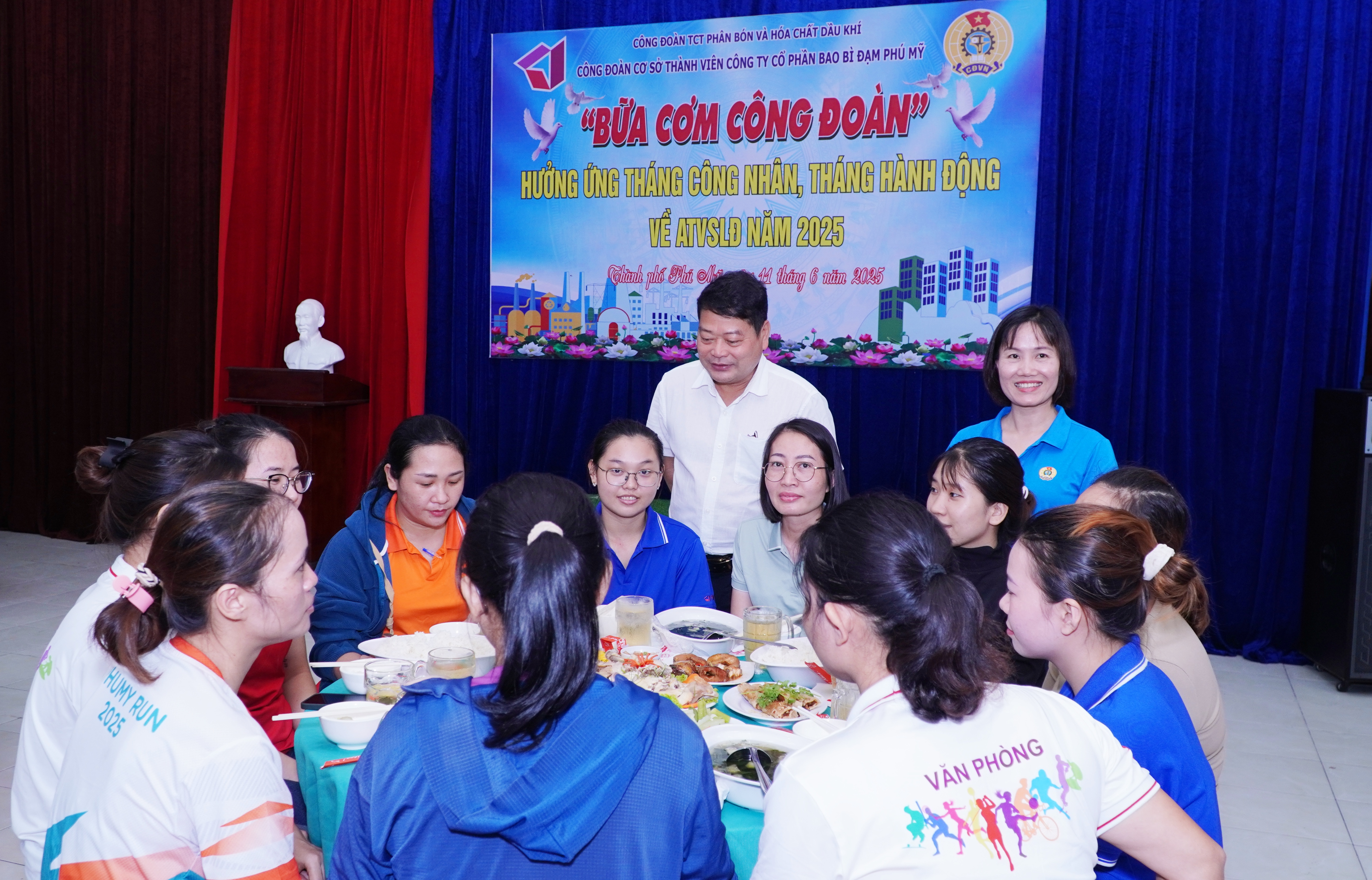 Chăm lo, sẻ chia từ “Bữa cơm Công đoàn” chất lượng