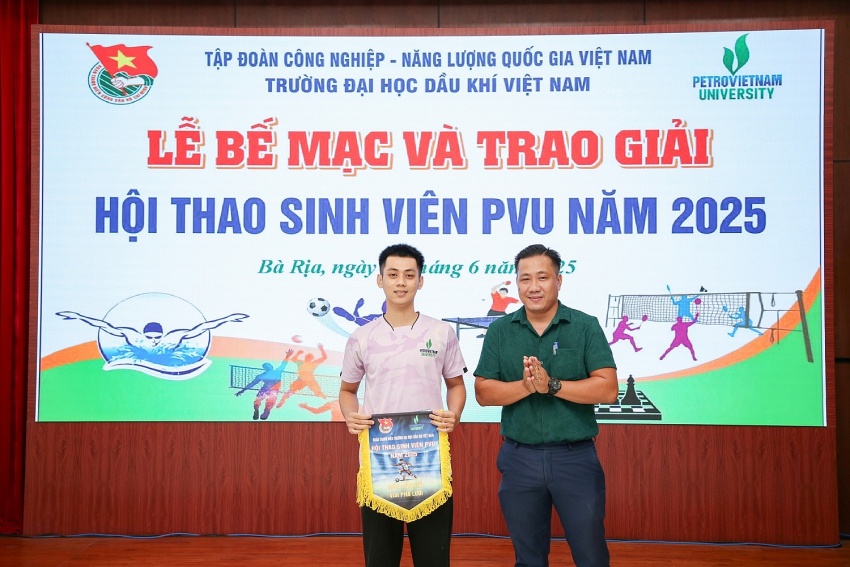 Sôi động Hội thao Sinh viên PVU 2025: Dấu ấn tuổi trẻ, gắn kết và phát triển toàn diện Sôi động Hội thao Sinh viên PVU 2025: Dấu ấn tuổi trẻ, gắn kết và phát triển toàn diện