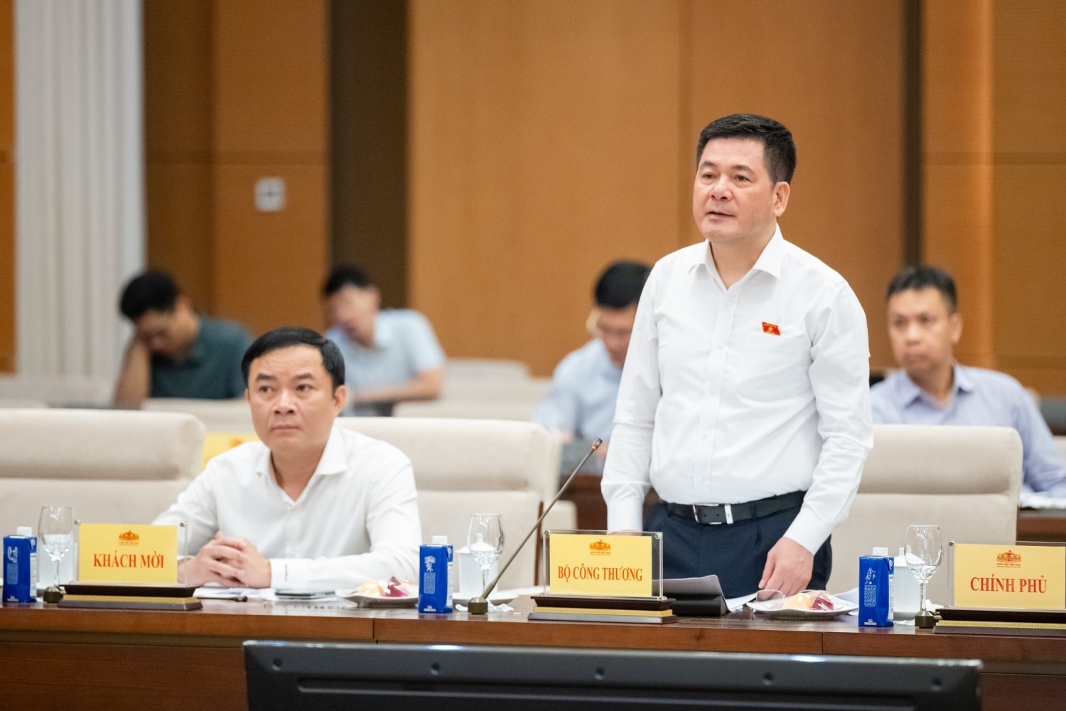 Cụ thể hóa phân cấp, phân quyền, tạo đột phá trong phát triển kinh tế Cụ thể hóa phân cấp, phân quyền, tạo đột phá trong phát triển kinh tế