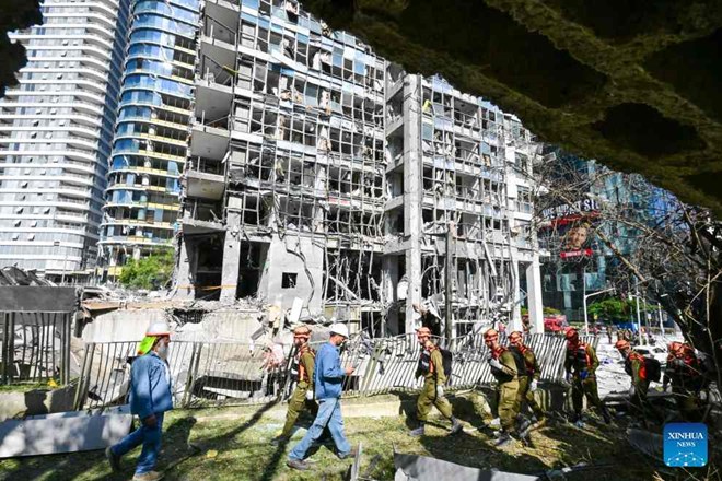 Ông Trump tung quân bài cuối với Iran, thế giới nín thở chờ quyết định