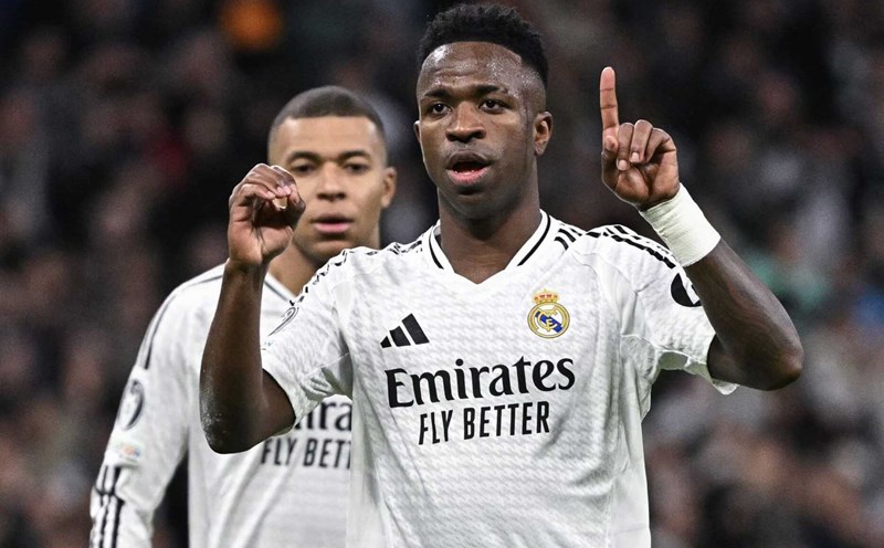 Các ngôi sao như Vinicius đang thoải mái hơn về vị trí dưới thời Xabi Alonso. Ảnh: AFP