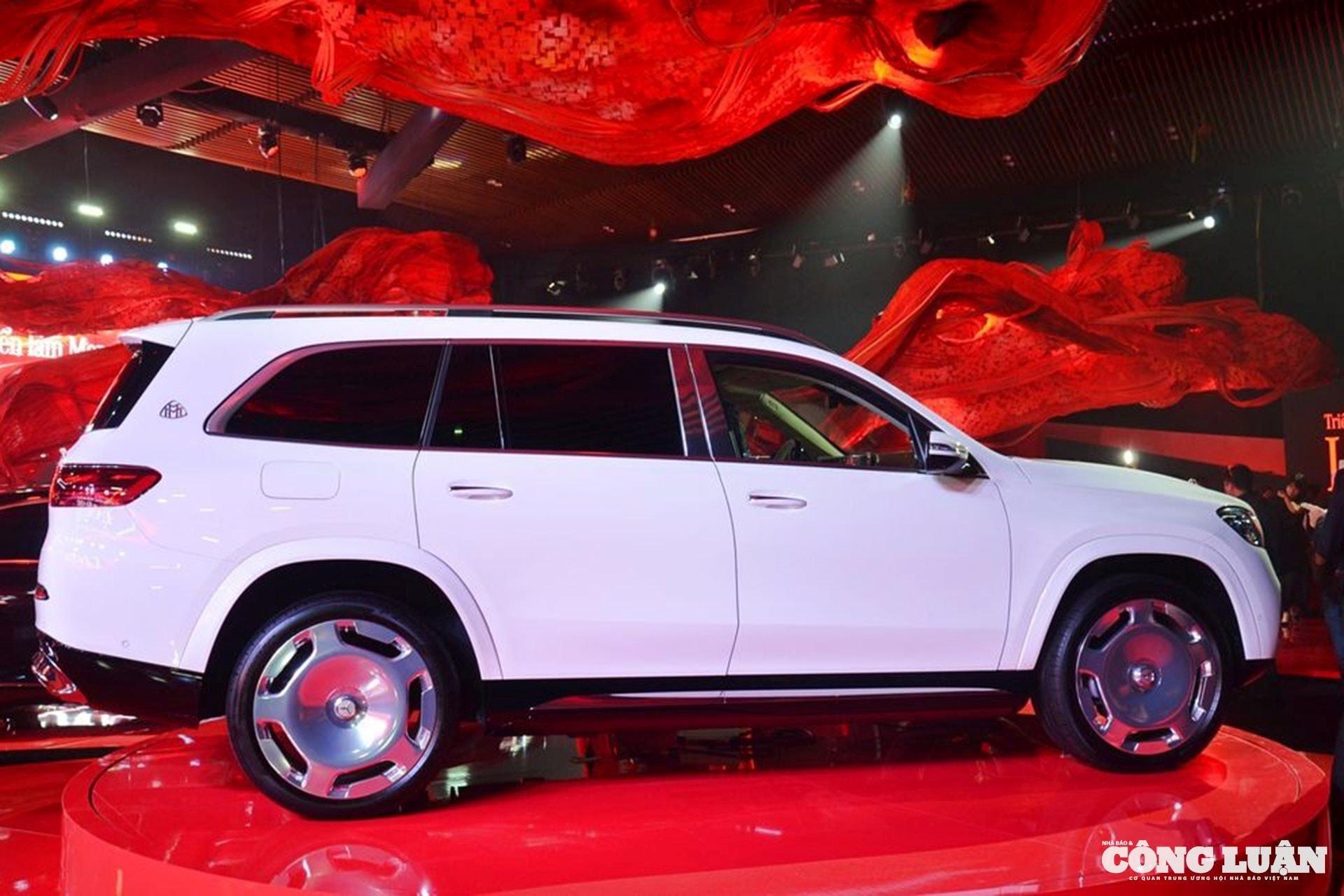 Nhiều chi tiết đặc trưng thương hiệu siêu sang Maybach vẫn được giữ lại.