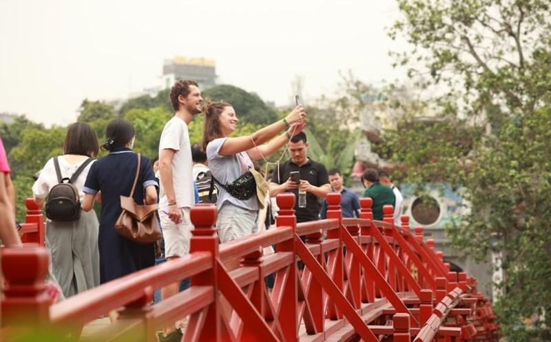 Khách quốc tế đến Việt Nam. Ảnh: Hải Nguyễn