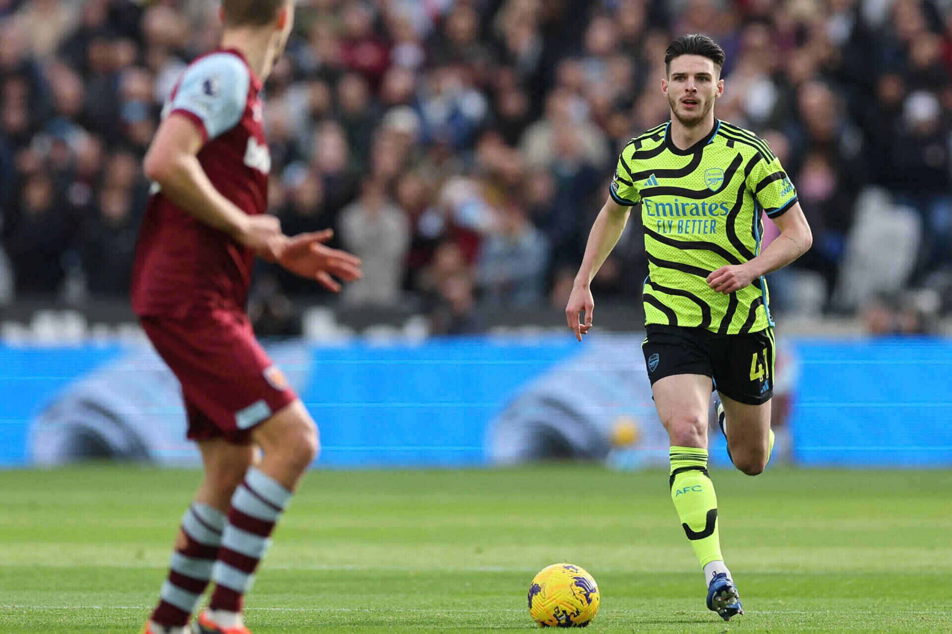 Declan Rice sẽ được giải phóng sức tấn công khi Zubimendi đến. Ảnh: AFP