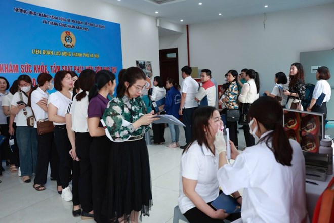 Công đoàn Hà Nội chăm lo sức khỏe cho 10.000 công nhân lao động